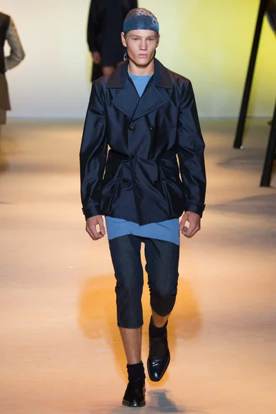 Look 33